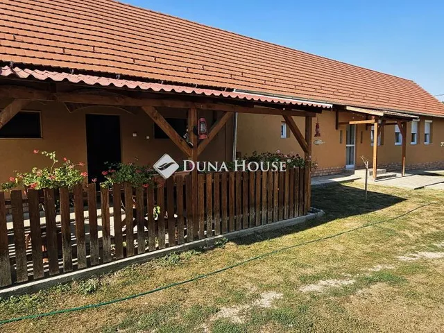 Eladó ház Baksa, Zrínyi u. 126 nm