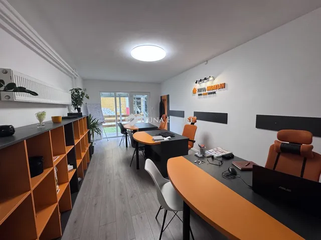 Kiadó kereskedelmi és ipari ingatlan Pécs, Ifjúság útja 38 nm