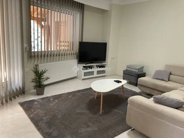 Eladó ház Pécs, Középdeindoli út 100 nm