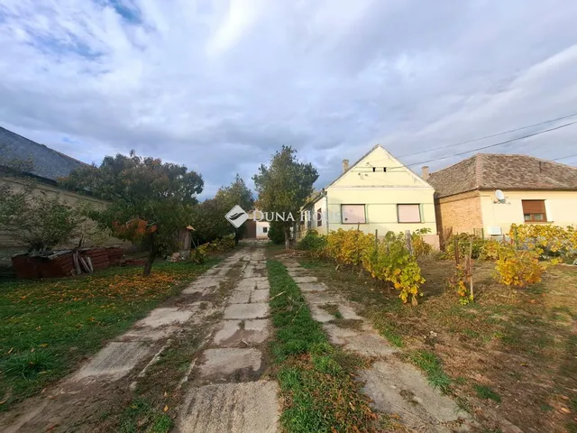 Eladó ház Nagynyárád 144 nm