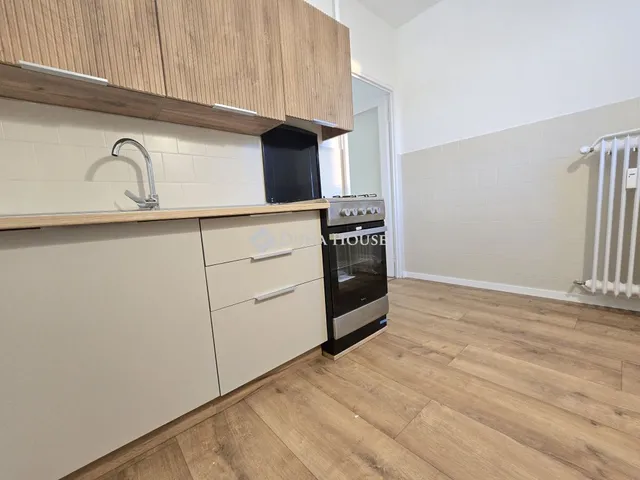 Eladó lakás Pécs, Enyezd út 47 nm