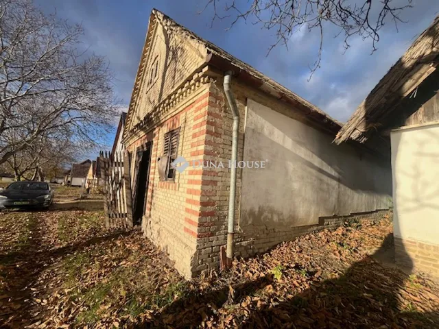 Eladó üdülő és hétvégi ház Györköny, Alkotmány utca 101 nm