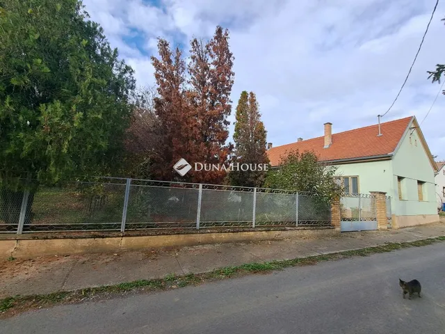 Eladó ház Töttös, Zrínyi utca 93 nm