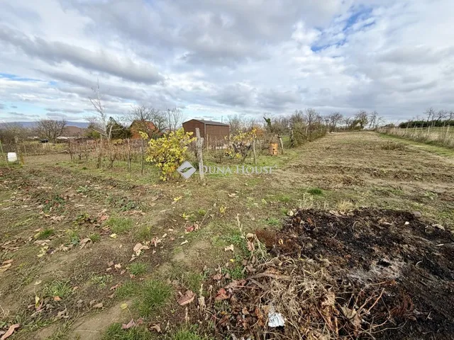 Eladó telek Keszü, Zártkert 3233 nm