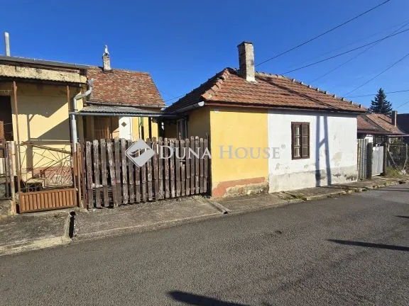 Eladó ház Pécs, Csákány utca 52 nm