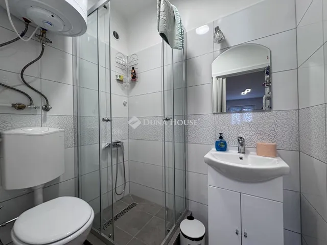 Eladó lakás Komló, Petőfi tér 26 nm