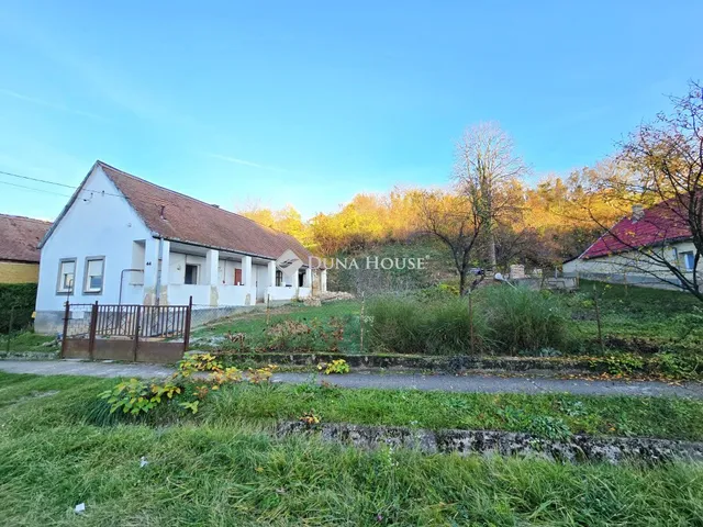 Eladó ház Gyód, Fő utca 68 nm