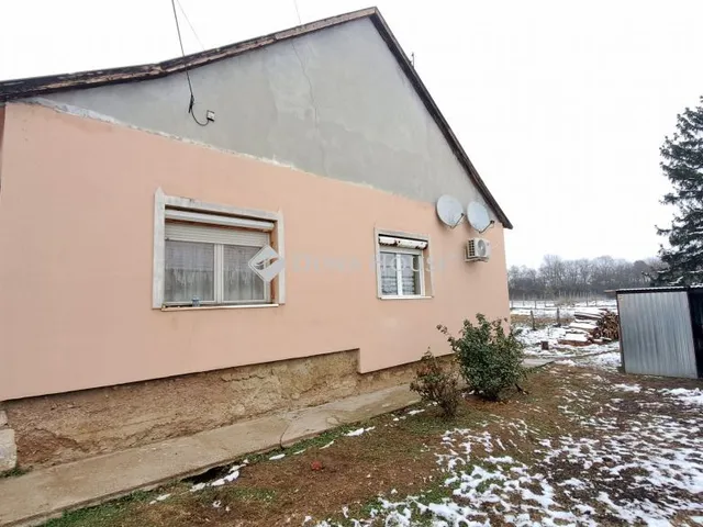 Eladó ház Diósviszló, Széchenyi István utca 150 nm