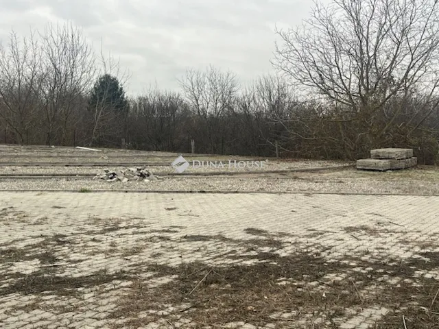 Eladó telek Pécs 470 nm