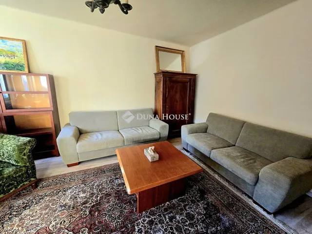 Kiadó lakás Pécs, Király utca 57 nm