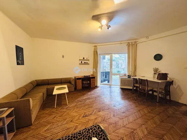 Eladó lakás Pécs, János utca 35 nm