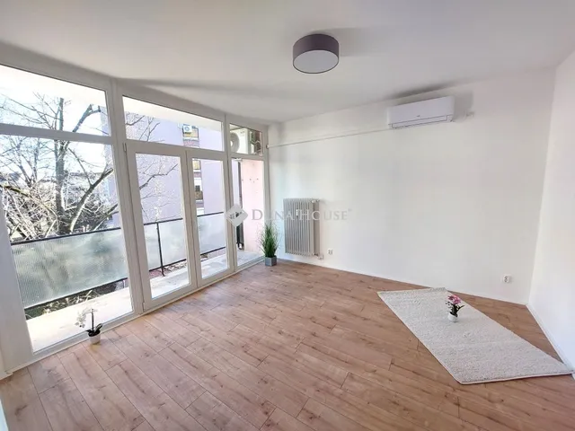 Eladó lakás Pécs 54 nm