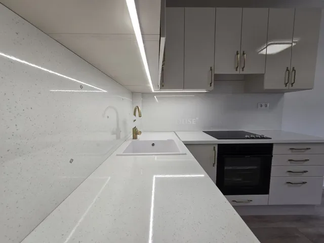 Eladó lakás Pécs, Enyezd utca 47 nm