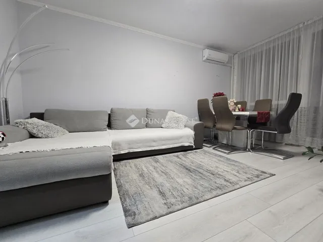 Eladó lakás Pécs, Nagy Imre út 63 nm