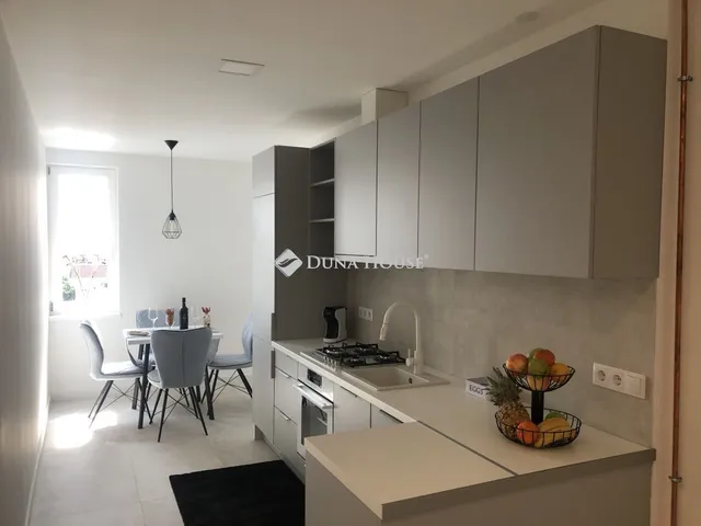Eladó lakás Pécs 66 nm