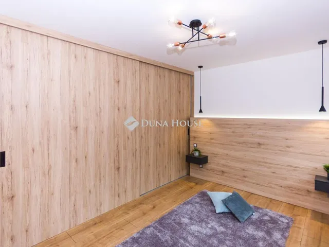 Eladó lakás Pécs, Jókai utca 74 nm