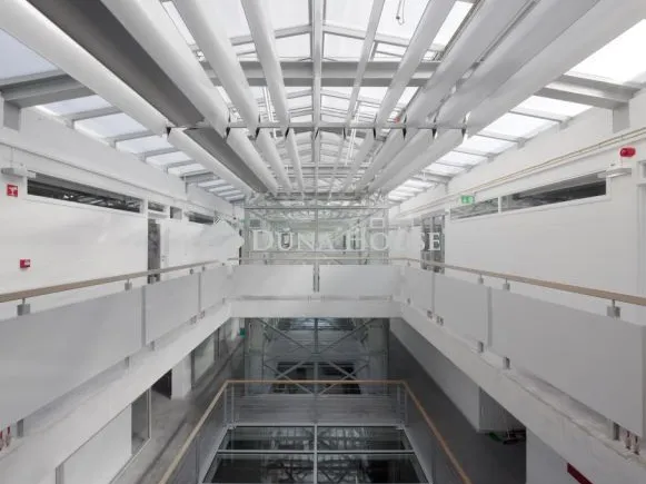 Eladó kereskedelmi és ipari ingatlan Komló 2515 nm