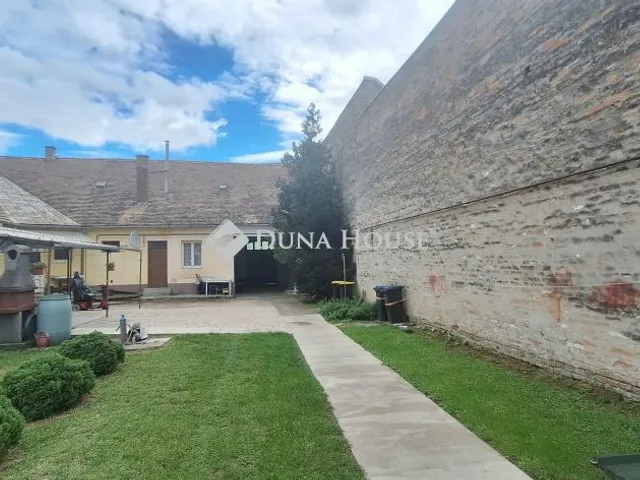 Eladó lakás Mohács 90 nm