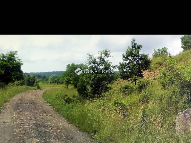 Eladó telek Komló, Kossuth akna utca 160060 nm