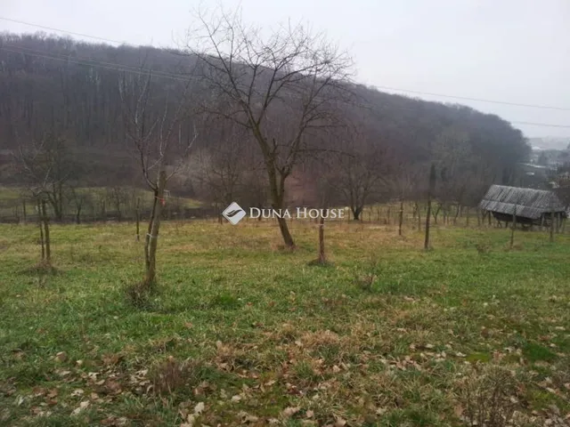 Eladó telek Komló, Mecsekfalui út 8092 nm