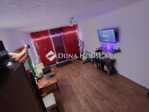 Kiadó lakás Pécs, Gyöngyös utca 52 nm