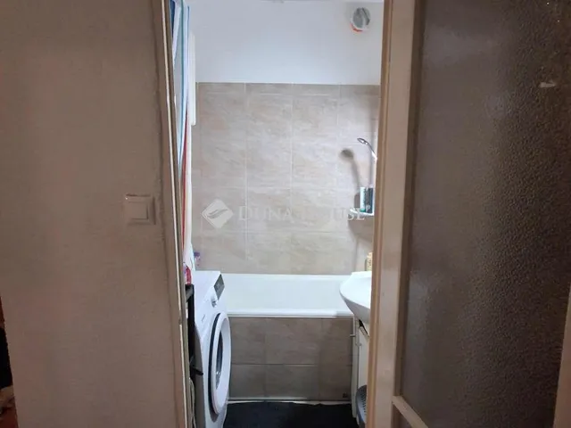 Kiadó lakás Pécs, Gyöngyös utca 52 nm