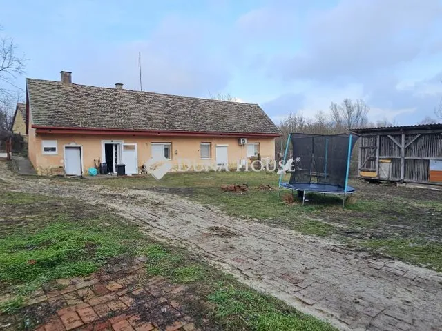 Eladó ház Ellend 75 nm