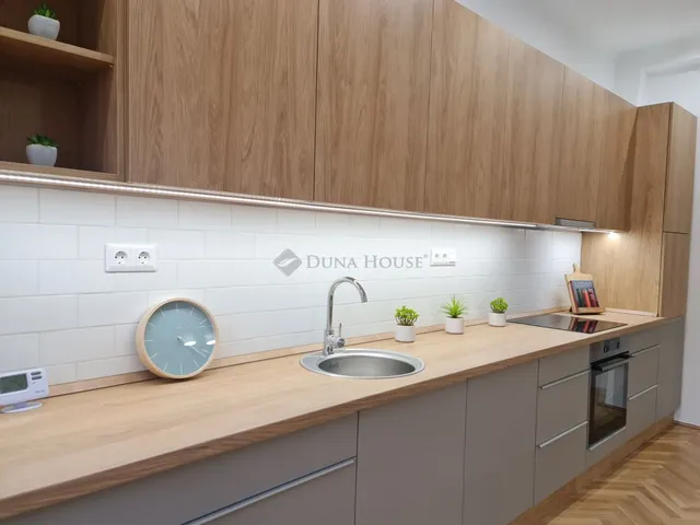 Eladó lakás Pécs 73 nm