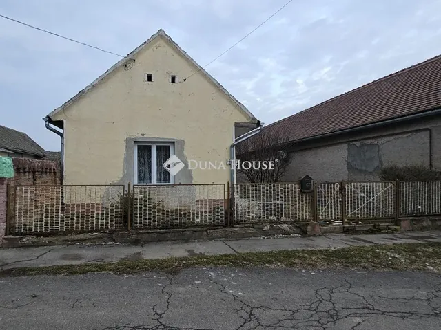 Eladó ház Véménd, Zrínyi Miklós utca 70 nm