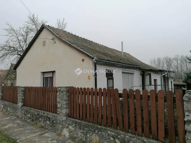 Eladó ház Kistapolca, Szabadság utca 69 nm