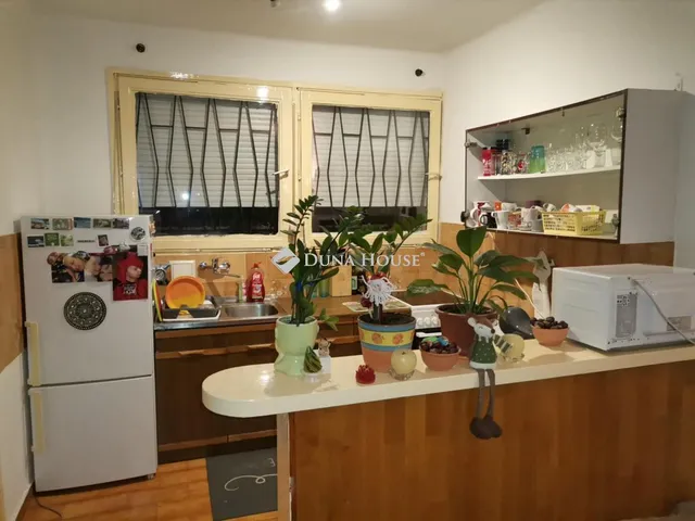 Eladó lakás Pécs, Citrom utca 79 nm