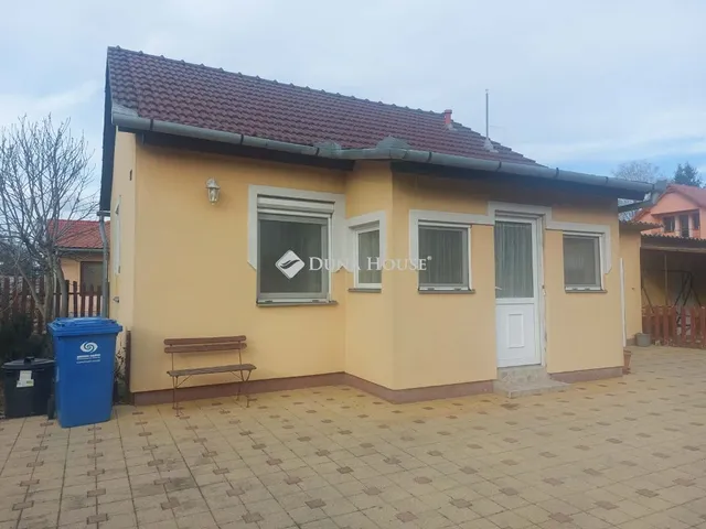 Eladó ház Kozármisleny, Gárdonyi Géza utca 180 nm