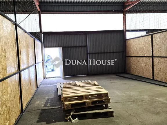 Kiadó kereskedelmi és ipari ingatlan Pécs, Légszeszgyár utca 73 nm