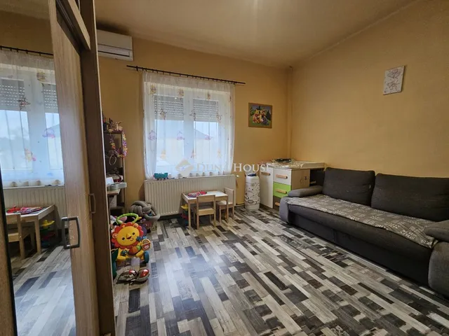 Eladó ház Kistótfalu, Bem apó utca 97 nm