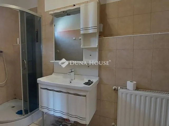 Kiadó lakás Pécs, Lőtér utca 52 nm