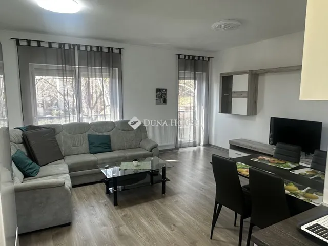 Eladó lakás Pécs, Radnics utca 80 nm