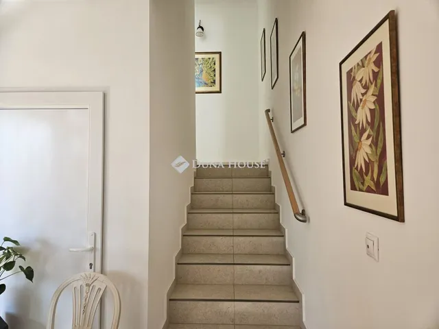 Eladó ház Pécs, Havihegyi út 215 nm