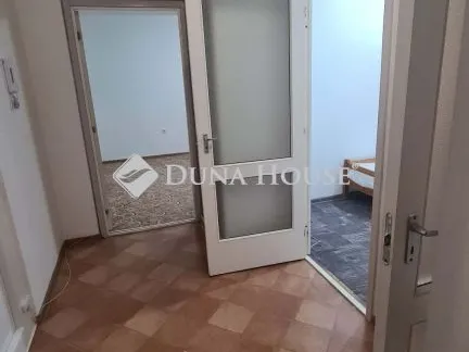 Kiadó lakás Pécs, Csikor Kálmán utca 57 nm