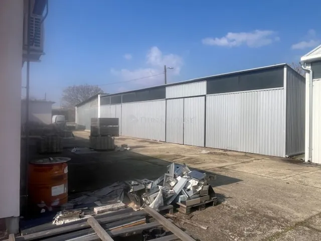 Eladó kereskedelmi és ipari ingatlan Pécs 1250 nm