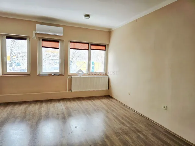 Kiadó kereskedelmi és ipari ingatlan Pécs 30 nm