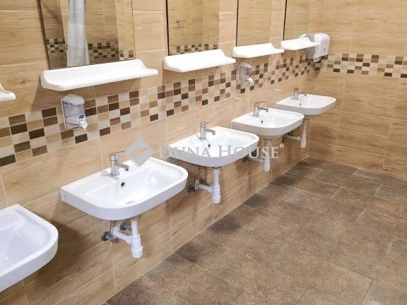 Kiadó kereskedelmi és ipari ingatlan Pécs 15 nm