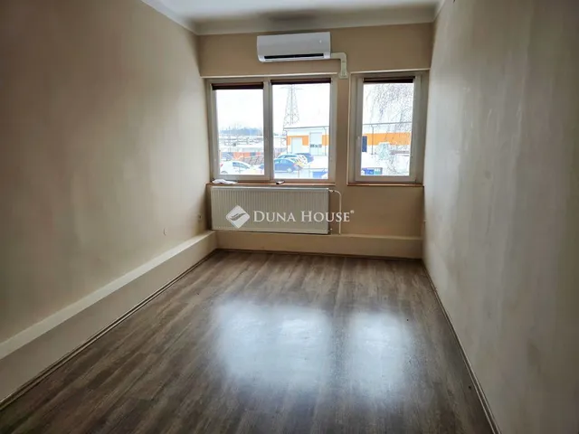 Kiadó kereskedelmi és ipari ingatlan Pécs 60 nm