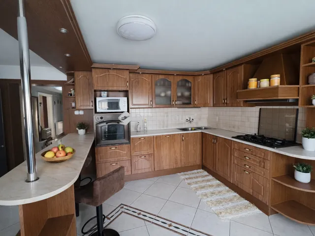 Eladó ház Pogány, Pécsi út 200 nm