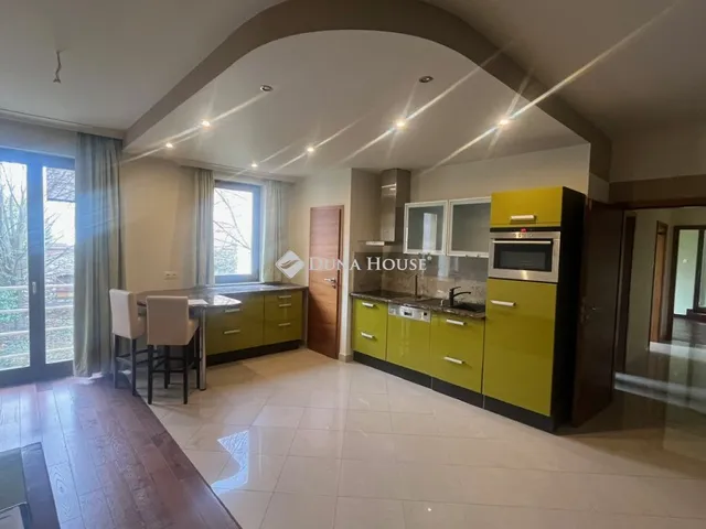 Eladó lakás Pécs 69 nm