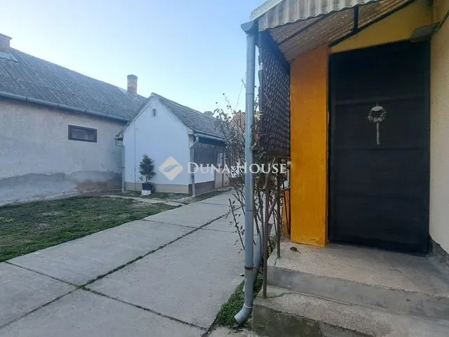 Eladó ház Udvar, Fő utca 85 nm