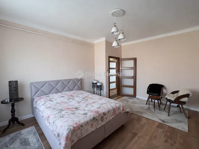 Eladó lakás Pécs, Jókai utca 65 nm