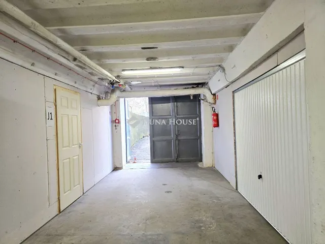 Eladó kereskedelmi és ipari ingatlan Pécs 450 nm