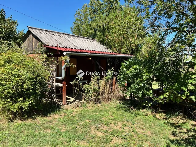 Eladó telek Pécs, Fürtöske utca 887 nm