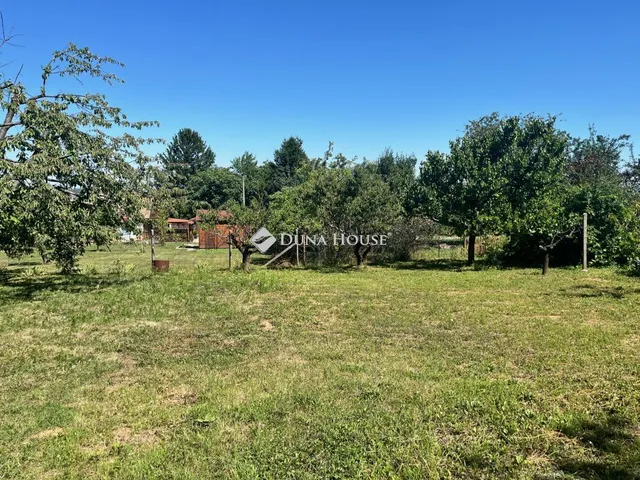 Eladó telek Pécs, Fürtöske utca 887 nm