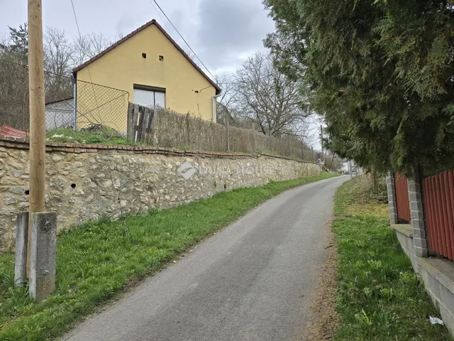 Eladó ház Mecsekpölöske, Béke utca 65 nm